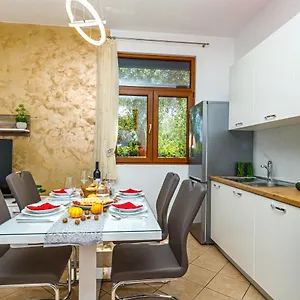Apartment Kiki 150 Meters To The, Banjole
